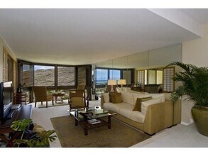 Building Photo - Resort style living in Hawaii Kai 2 Bedroom