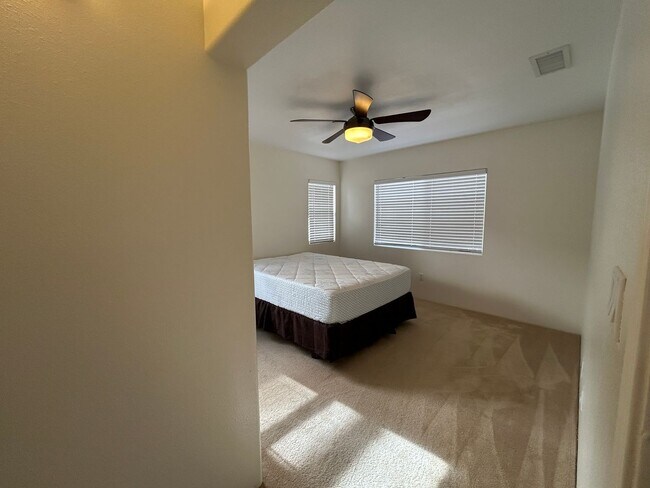 Building Photo - Large Ocean Pointe Home with In-Law Suite,...