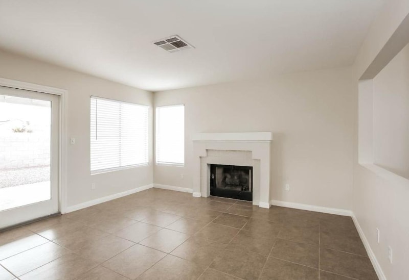 Building Photo - 9428 Desert Ridge Ave