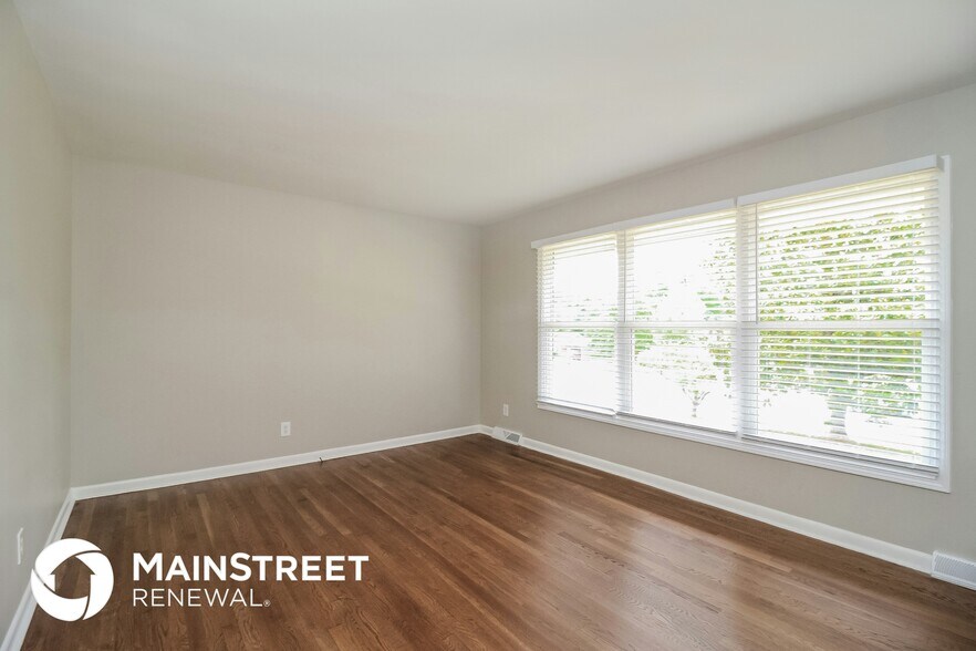 Building Photo - 3200 Flanders Ct