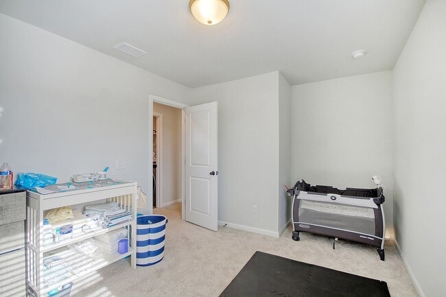 Building Photo - Spacious Moncks Corner Home