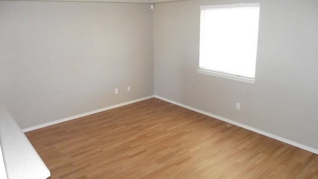 Building Photo - East El Paso 4 Bed Refrig A/C