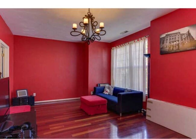 Building Photo - 5236 Summer Crescent