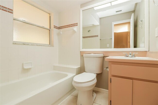 Building Photo - 1411 Cromwell Dr