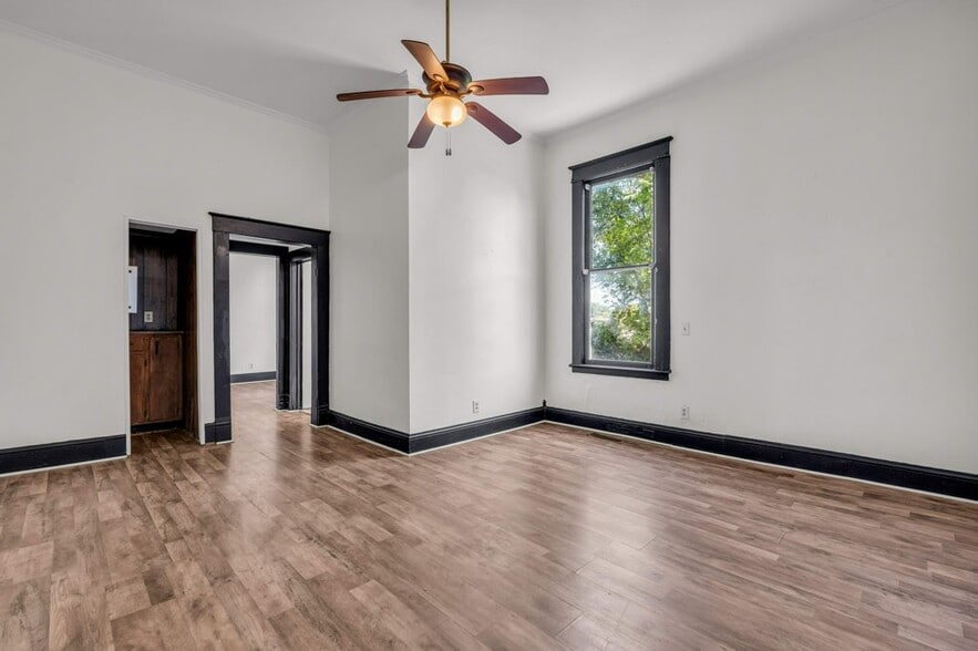 Building Photo - 1425 College St