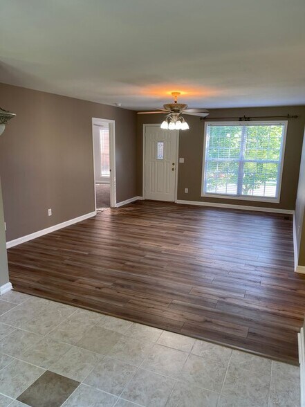 Building Photo - 828 Mulberry Dr