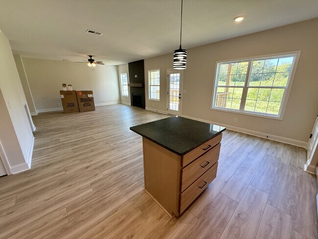 Building Photo - 174 Dewberry Rd
