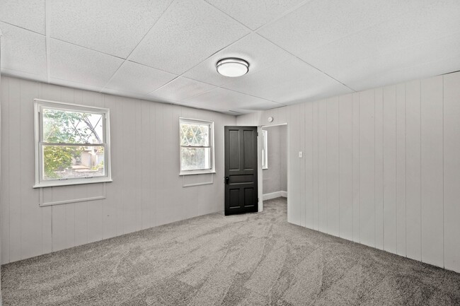 Building Photo - Gorgeous 4 bedroom home in Pittsburgh avai...