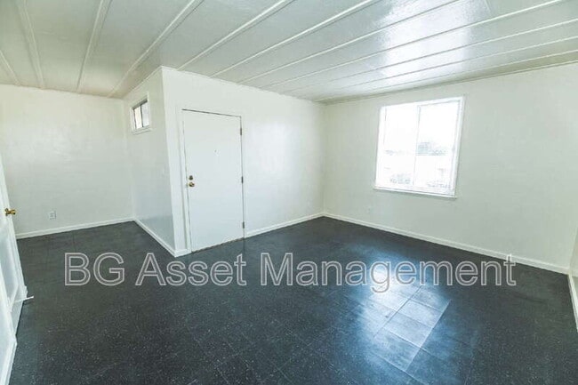 Building Photo - 1415 Visalia Ave