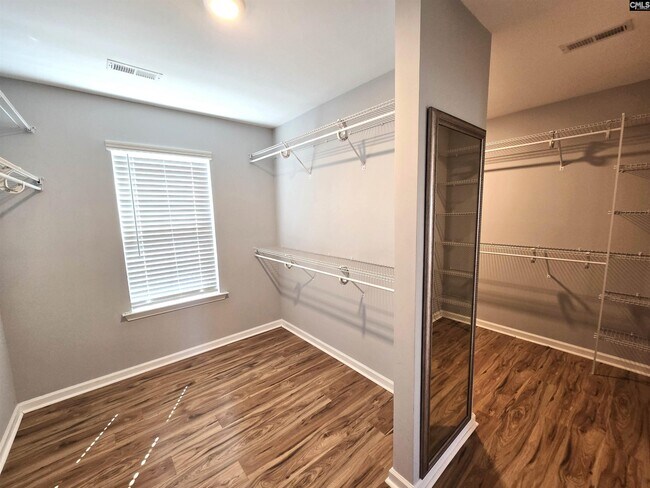 Building Photo - 441 Windrush Dr