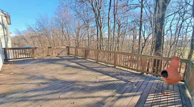 Building Photo - 3 Bed / 2-1/2 Bath Single Family Home w/1-Car garage