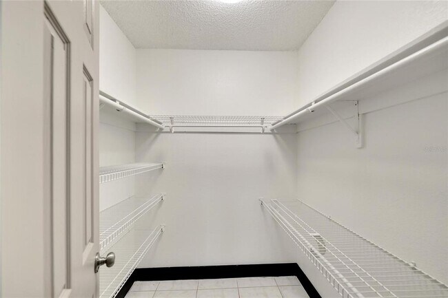 Building Photo - 6301 Newtown Cir