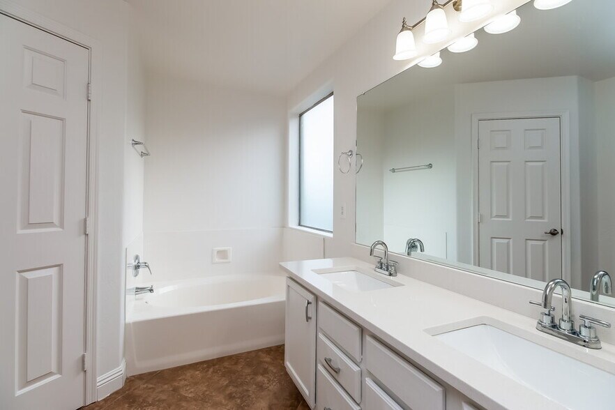 Building Photo - 354 E Bradstock Way