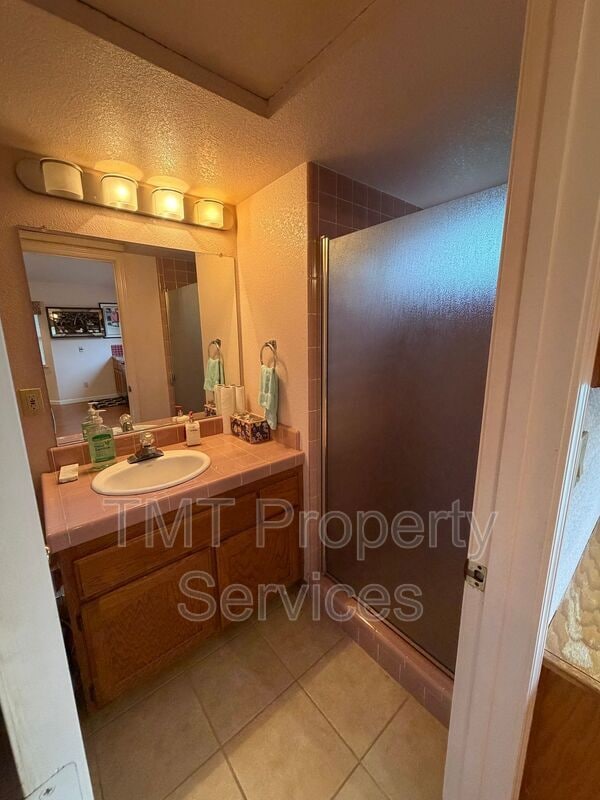 Building Photo - 2 Polvadera Ct