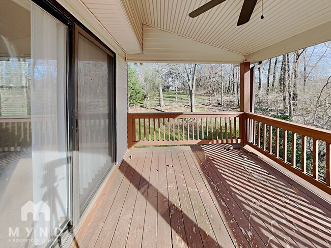 Building Photo - 3255 Sharon Ln