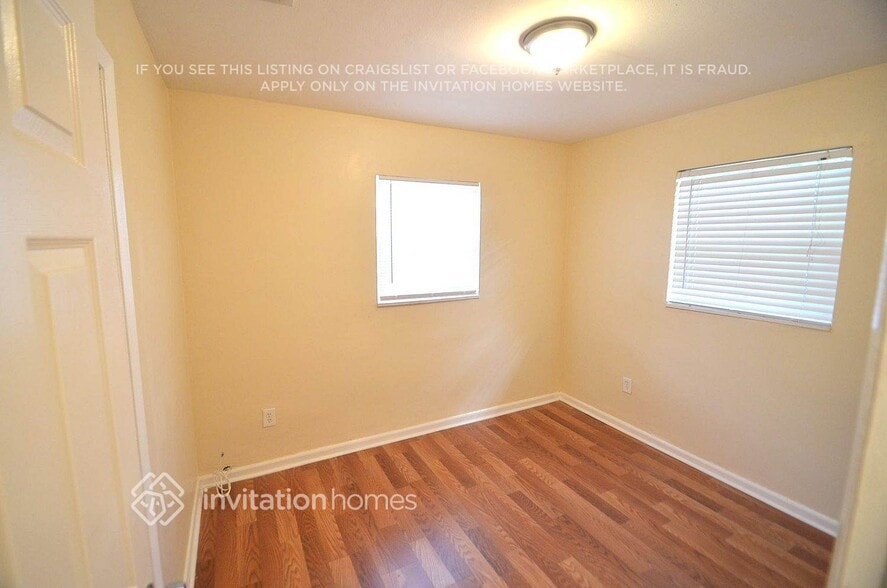 Building Photo - 5140 SW 6th Ct