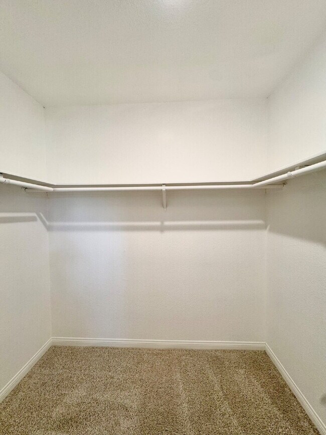 Building Photo - $500 Off! Fully Remodeled Home Near The St...
