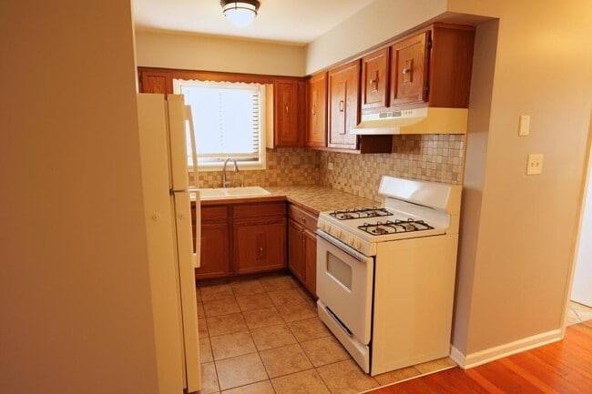 Building Photo - 3680 W 119th St