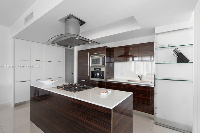 Building Photo - 3737 Collins Ave