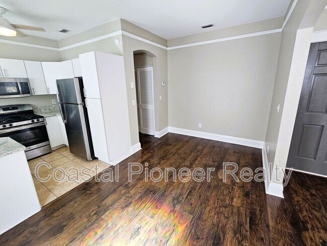 Building Photo - 209 S Westland Ave