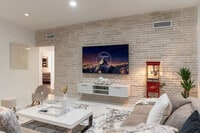 Building Photo - 20010 Highland Lakes Blvd