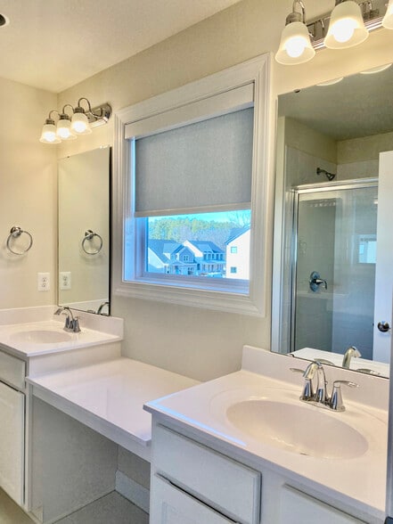 Building Photo - 2254 Fowler Cir