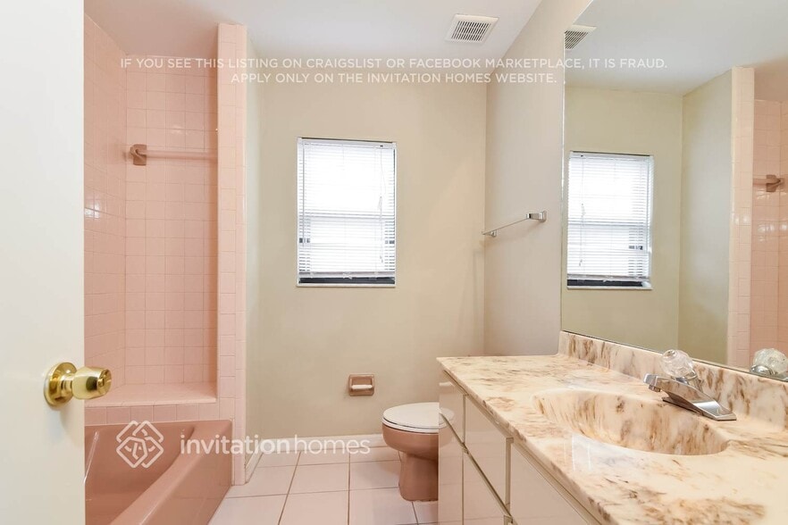 Building Photo - 14817 Farnham Way