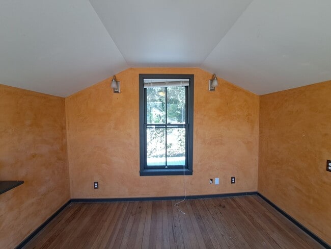 Building Photo - Living that Country Life in Napa - Close t...