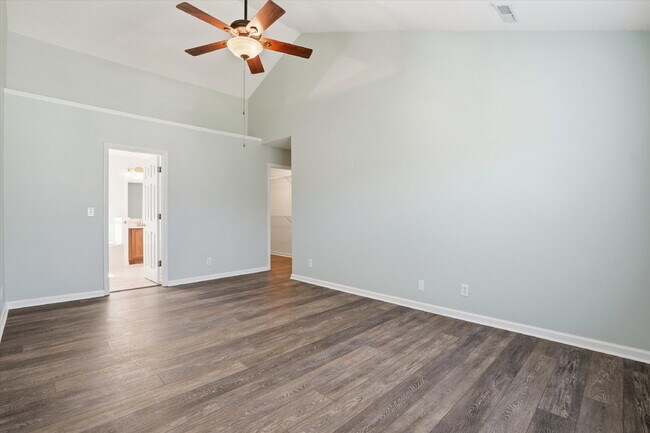 Building Photo - "Exquisite 4-Bed Sanctuary with Cozy Fireplace & Spacious 2,204 Square Foot Layout on Willoughby ...