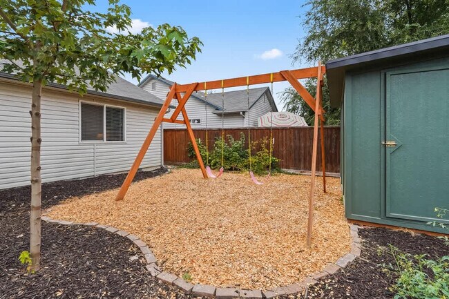 Building Photo - 13326 W Fringetree St