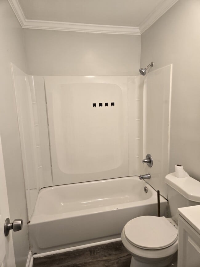 Building Photo - 1137 Madeline Ave