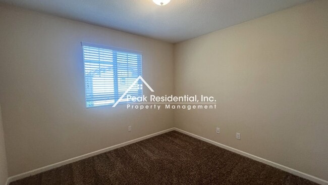 Building Photo - Updated 3bd/2.5ba Home near Cosumnes River...