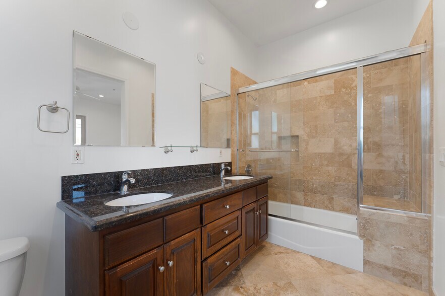 Building Photo - 6069 Horner St