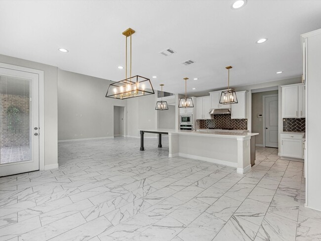 Building Photo - 2107 Jitterbug Ln