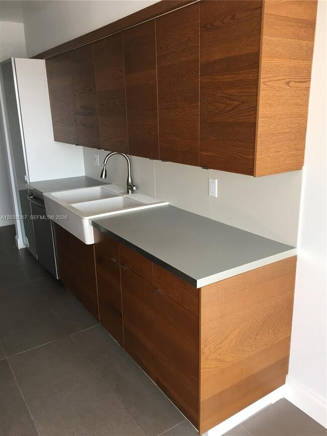 Building Photo - 3640 Yacht Club Dr