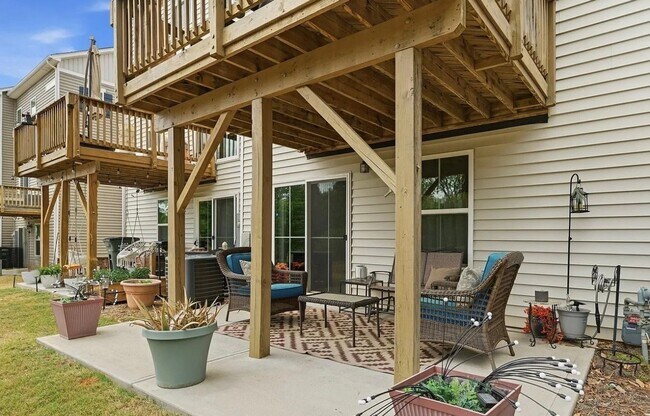 Building Photo - 2527 Grantham Place Dr