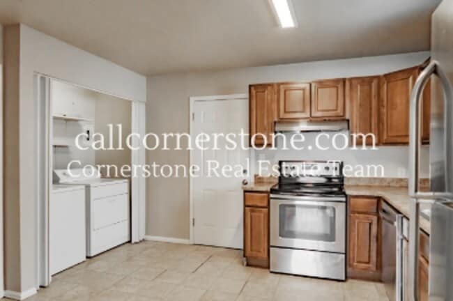 Building Photo - 1223 Rockwood Ave