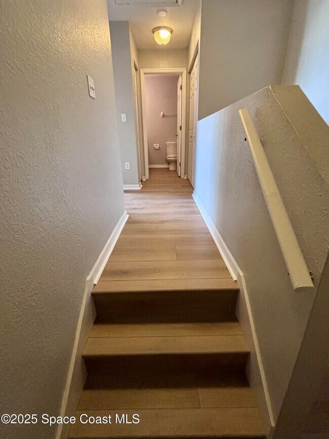 Building Photo - 100 Colibri Way