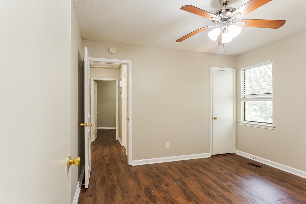 Building Photo - 20 Moonglow Dr
