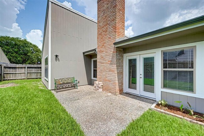 Building Photo - 2234 Kinbrook Dr