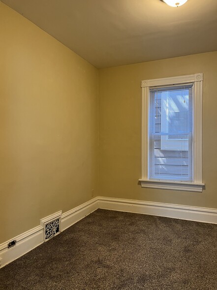 Building Photo - 2139 S Aldrich St