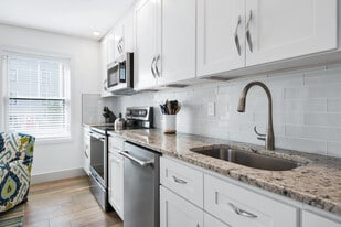 Building Photo - 48 Wilmot St