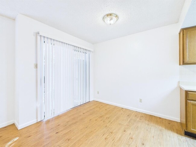 Building Photo - 8502 Lyndon Ln