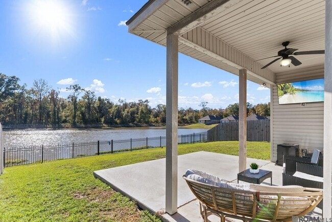 Building Photo - 7156 Kenilworth Crossing Ave