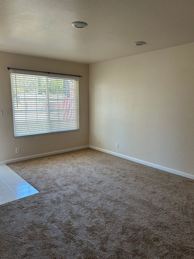 Building Photo - Corner Lot Home