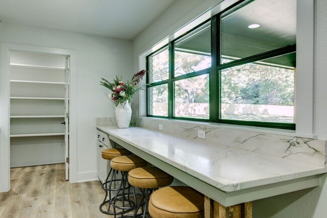 Building Photo - Palm Springs style ranch house