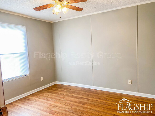 Building Photo - 126 Radford Dr