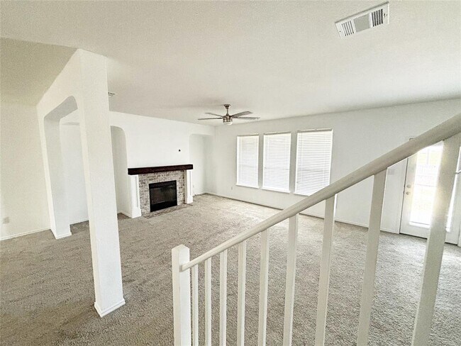 Building Photo - 1720 Foxglove Dr