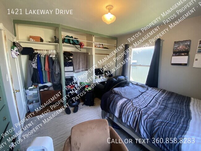 Building Photo - 1421 Lakeway Dr