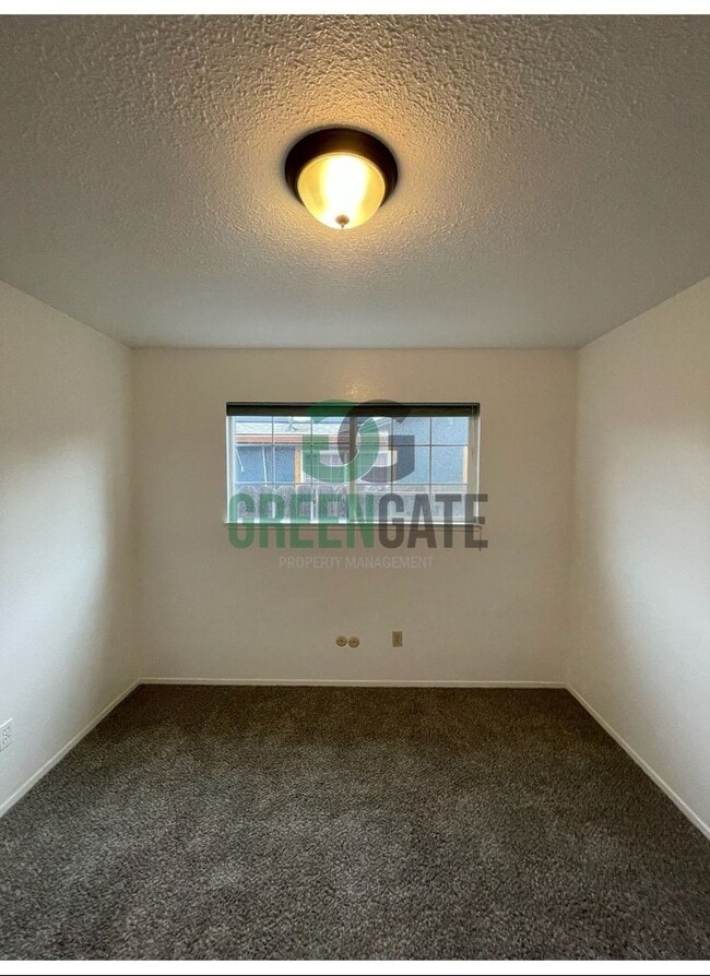 Building Photo - Spacious 4Bedroom 2Bath AVAILABLE NOW in Modesto!!